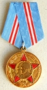 Die Medaille 50 Jahre Streitkräfte der UdSSR
